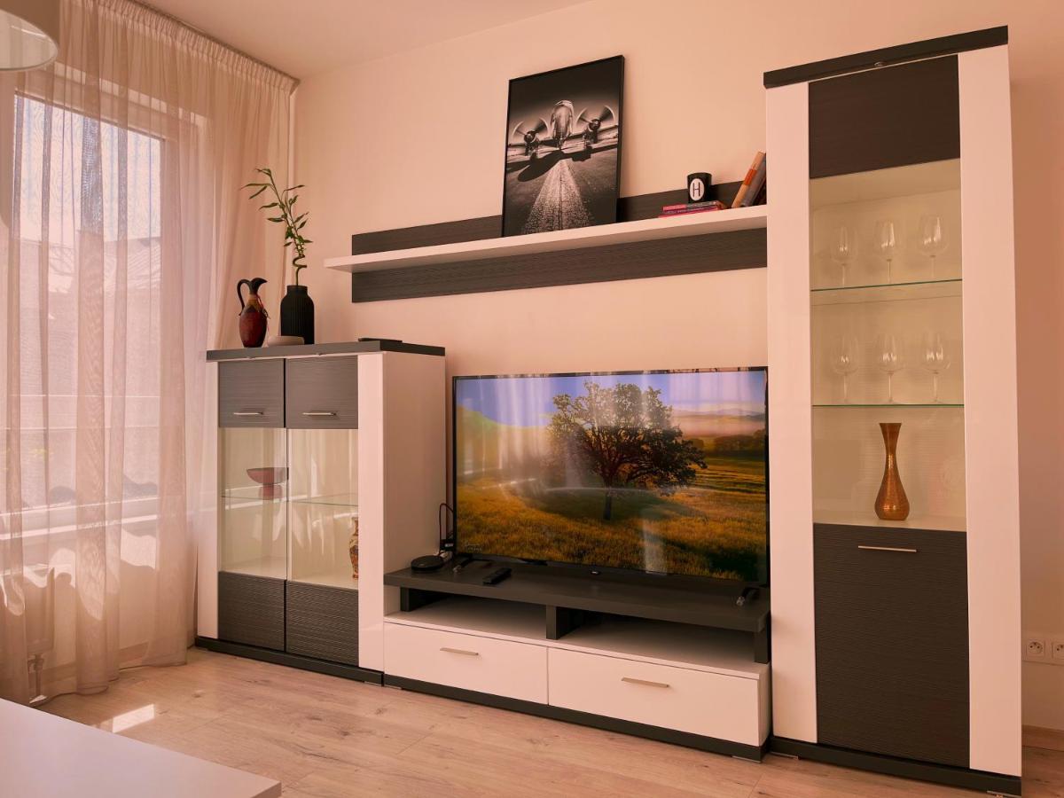 Elegant Escape Apartment I - City Centre Μπρατισλάβα Εξωτερικό φωτογραφία