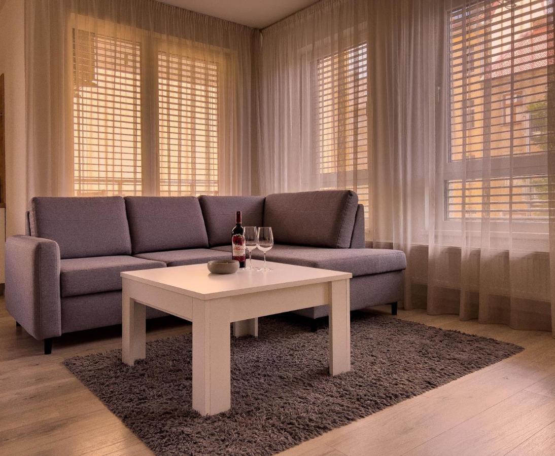 Elegant Escape Apartment I - City Centre Μπρατισλάβα Εξωτερικό φωτογραφία