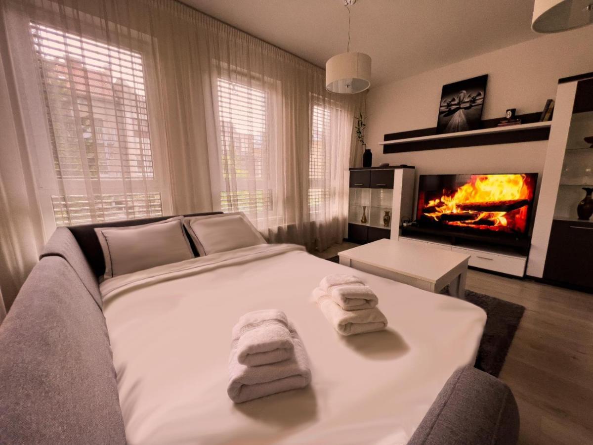 Elegant Escape Apartment I - City Centre Μπρατισλάβα Εξωτερικό φωτογραφία