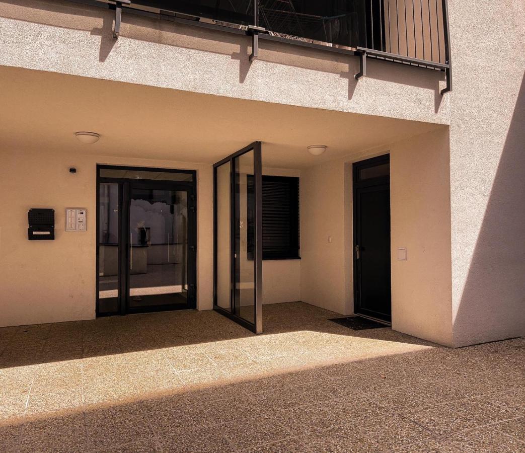 Elegant Escape Apartment I - City Centre Μπρατισλάβα Εξωτερικό φωτογραφία